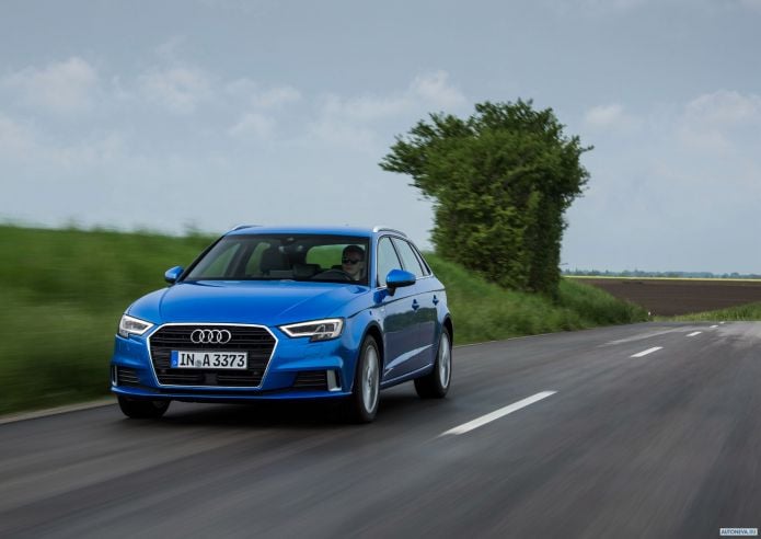 2016 Audi A3 Sportback TDI - фотография 3 из 22