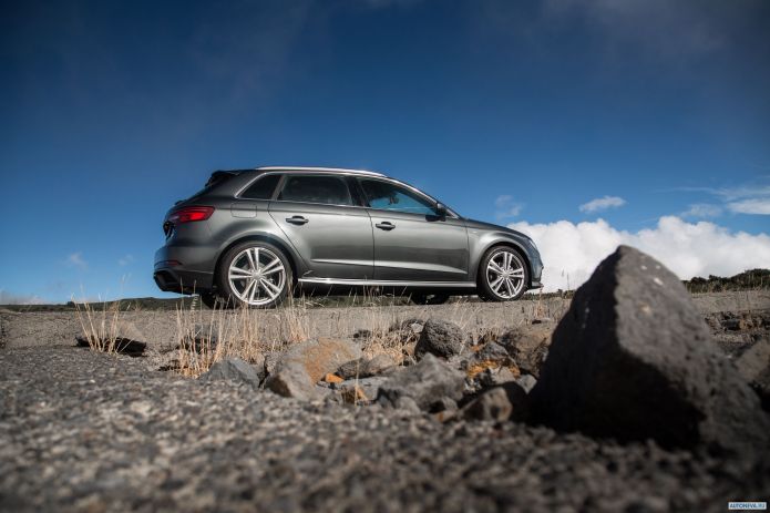 2016 Audi A3 Sportback S-line TFSI - фотография 14 из 25 2016 Audi A3 Sportback S-line TFSI - фотография 14 из 25
