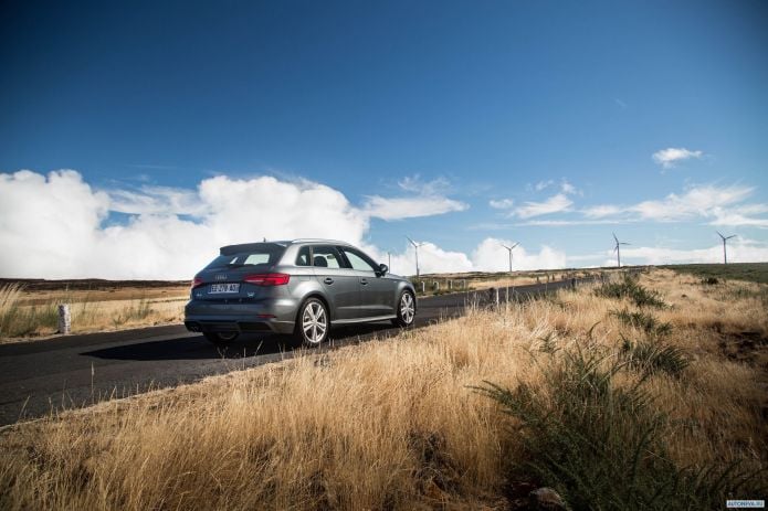 2016 Audi A3 Sportback S-line TFSI - фотография 17 из 25 2016 Audi A3 Sportback S-line TFSI - фотография 17 из 25