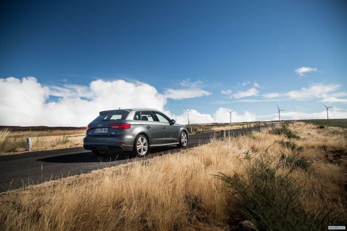 2016 Audi A3 Sportback S-line TFSI - фотография 17 из 25