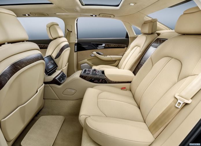 2016 Audi A8 L Extended - фотография 11 из 12
