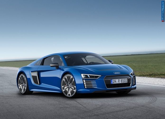 2016 Audi R8 e-tron - фотография 2 из 14