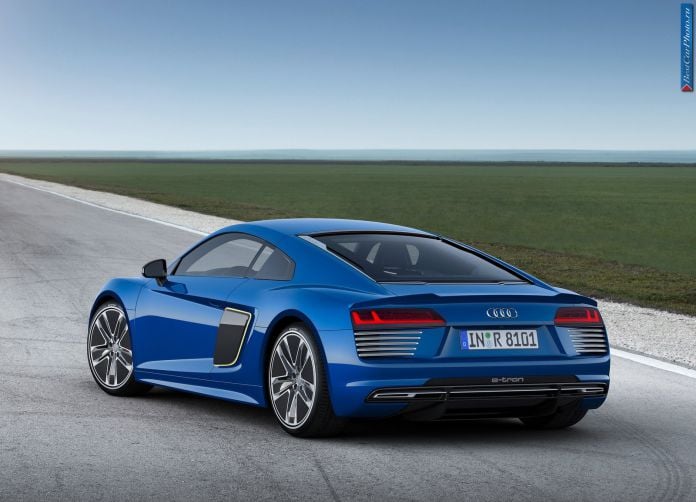 2016 Audi R8 e-tron - фотография 8 из 14