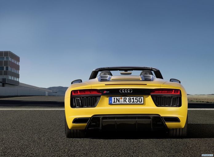 2016 Audi R8 V10 Spyder - фотография 2 из 39