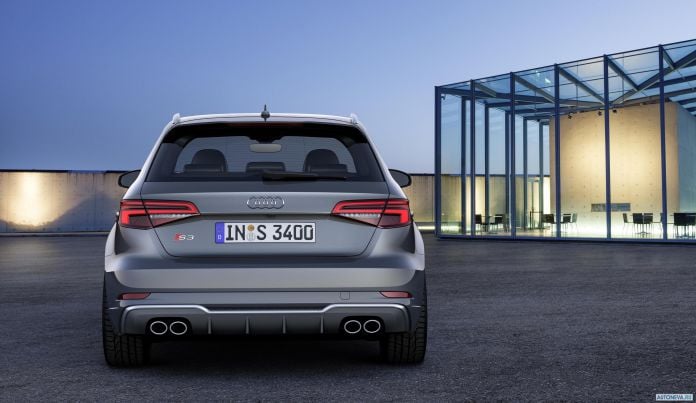 2016 Audi S3 Sportback - фотография 10 из 13