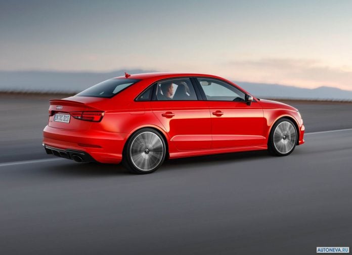 2017 Audi RS3 Sedan - фотография 8 из 26