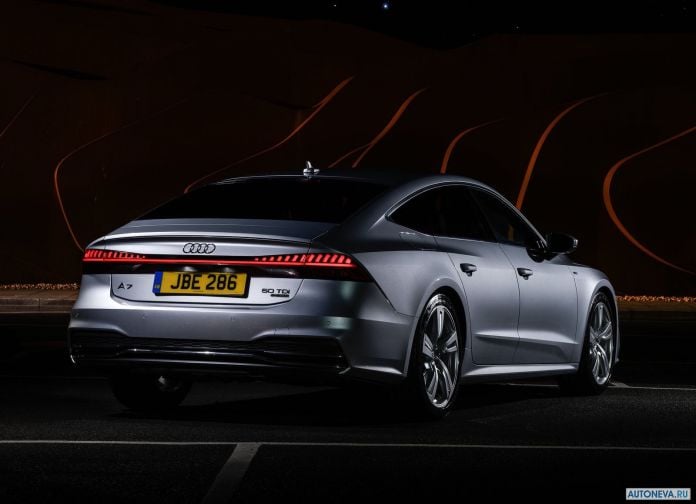 2018 Audi A7 Sportback UK-version - фотография 12 из 64