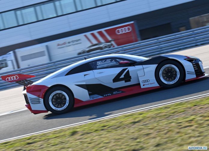 2018 Audi E-tron Vision Gran Turismo Concept - фотография 9 из 17