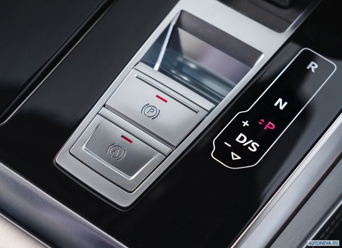 2019 Audi Q8 UK version - фотография 75 из 127