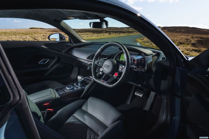 2019 Audi R8 V10 Performance UK - фотография 28 из 40