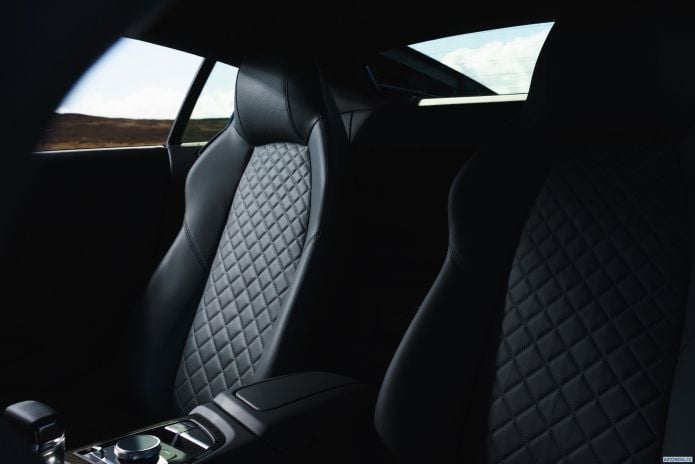2019 Audi R8 V10 Performance UK - фотография 30 из 40