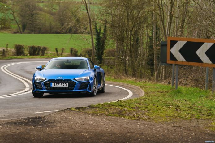 2019 Audi R8 V10 UK - фотография 2 из 40