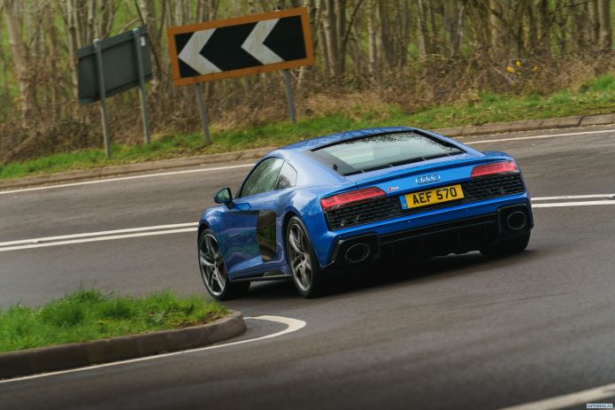 2019 Audi R8 V10 UK - фотография 22 из 40 2019 Audi R8 V10 UK - фотография 22 из 40