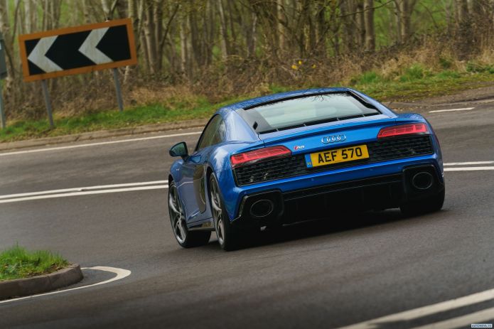 2019 Audi R8 V10 UK - фотография 23 из 40 2019 Audi R8 V10 UK - фотография 23 из 40