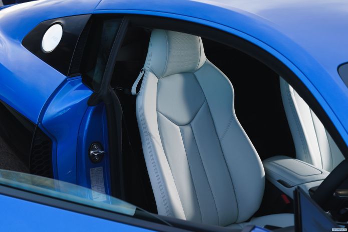 2019 Audi R8 V10 UK - фотография 27 из 40 2019 Audi R8 V10 UK - фотография 27 из 40
