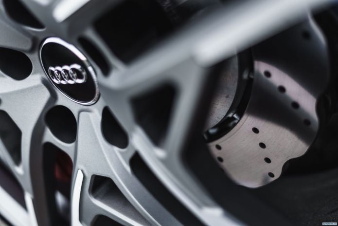 2019 Audi R8 V10 UK - фотография 38 из 40 2019 Audi R8 V10 UK - фотография 38 из 40