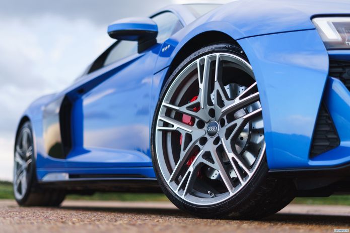 2019 Audi R8 V10 UK - фотография 39 из 40 2019 Audi R8 V10 UK - фотография 39 из 40