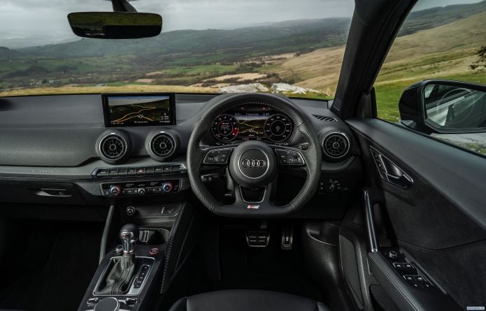 2019 Audi SQ2 UK - фотография 20 из 40