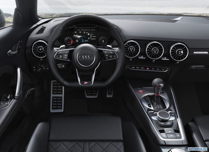 2019 Audi TTS Roadster - фотография 13 из 15