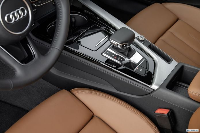 2020 Audi A4 Avant TDI S line Quattro - фотография 21 из 35