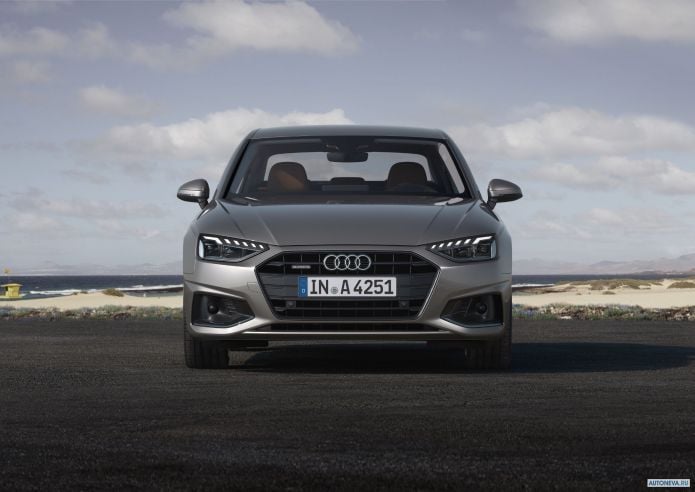 2020 Audi A4 45 TFSI Quattro - фотография 2 из 10