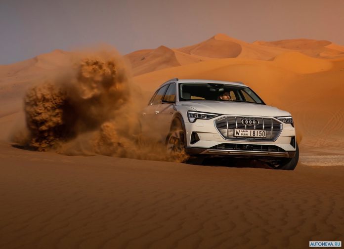 2020 Audi e-tron - фотография 63 из 255