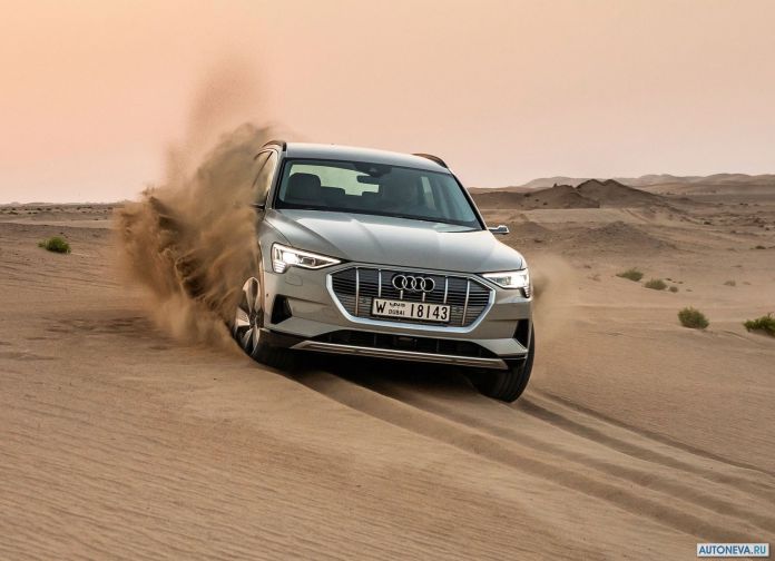 2020 Audi e-tron - фотография 70 из 255