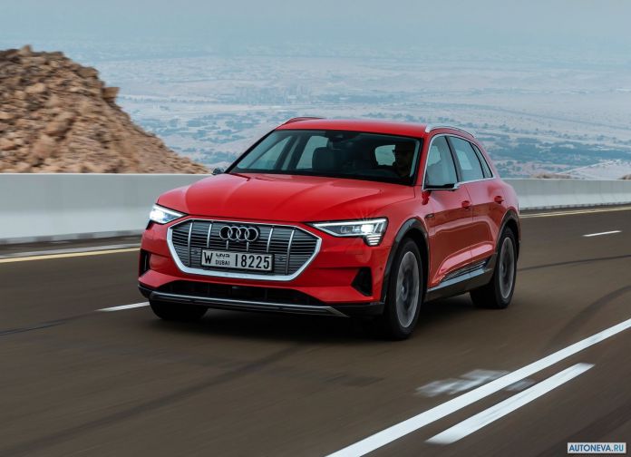 2020 Audi e-tron - фотография 85 из 255