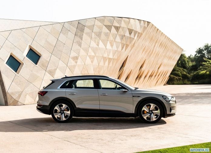 2020 Audi e-tron - фотография 88 из 255