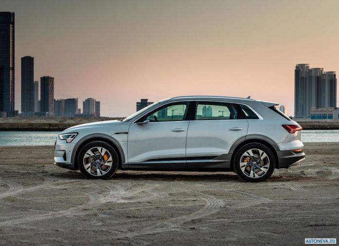2020 Audi e-tron - фотография 91 из 255