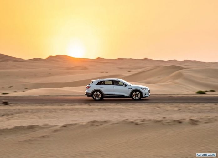 2020 Audi e-tron - фотография 102 из 255