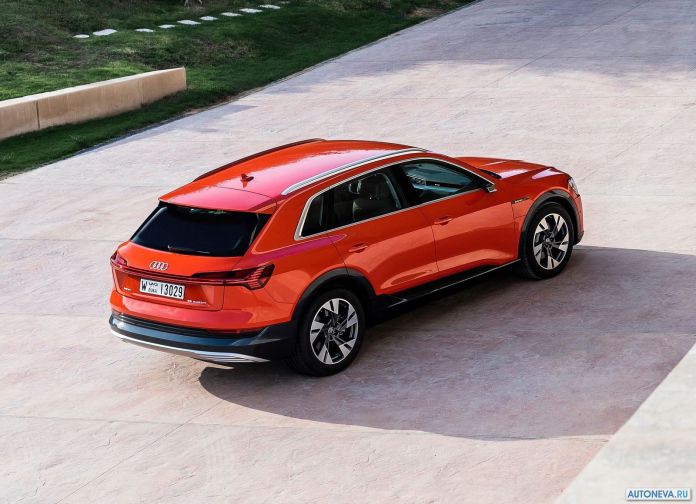 2020 Audi e-tron - фотография 120 из 255