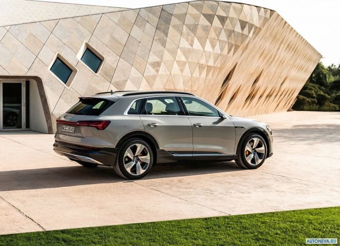 2020 Audi e-tron - фотография 129 из 255
