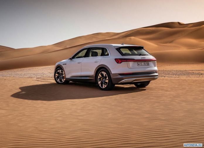 2020 Audi e-tron - фотография 136 из 255