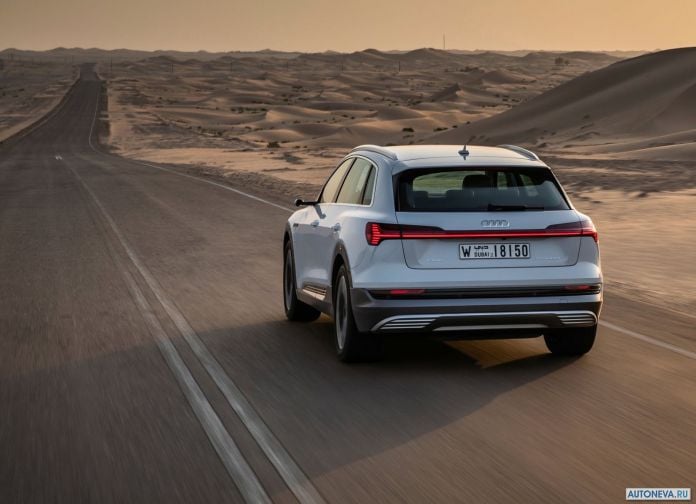 2020 Audi e-tron - фотография 154 из 255