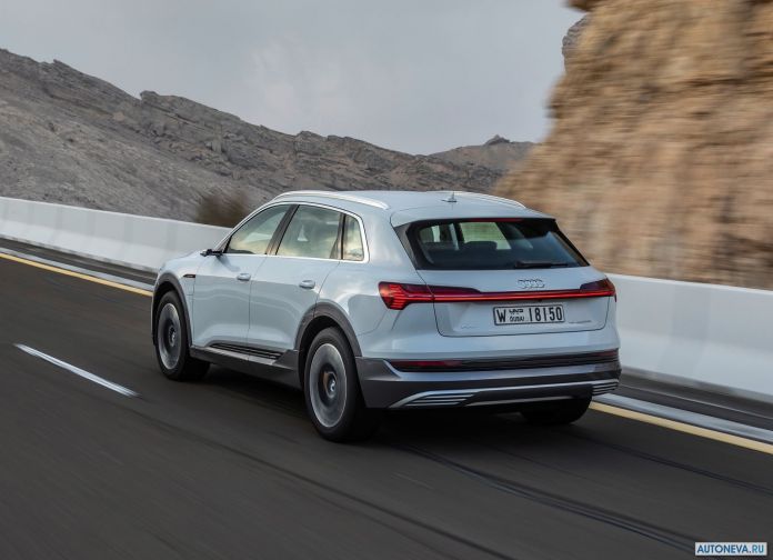 2020 Audi e-tron - фотография 156 из 255