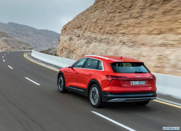 2020 Audi e-tron - фотография 162 из 255