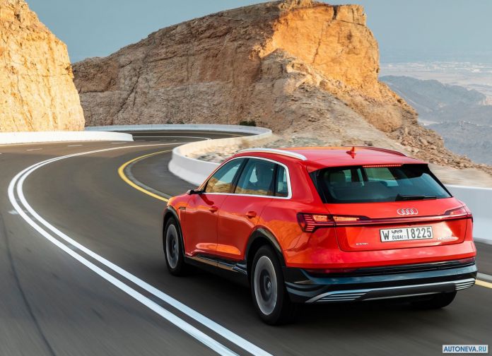 2020 Audi e-tron - фотография 163 из 255