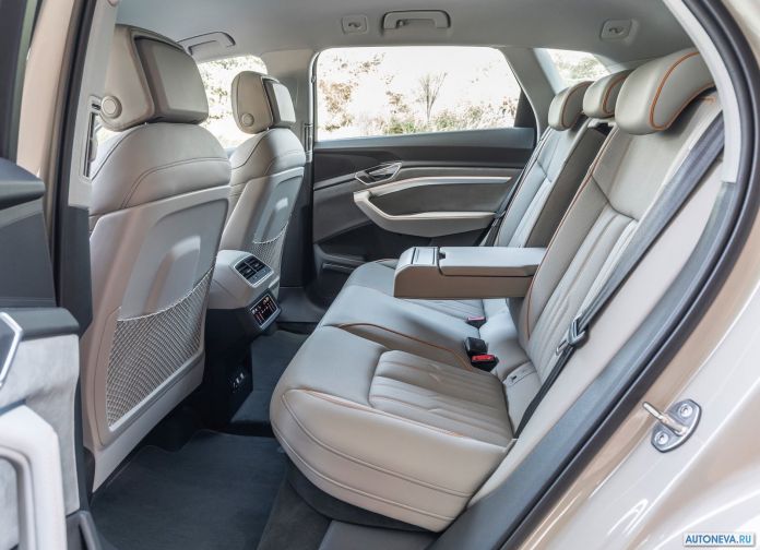 2020 Audi e-tron - фотография 216 из 255