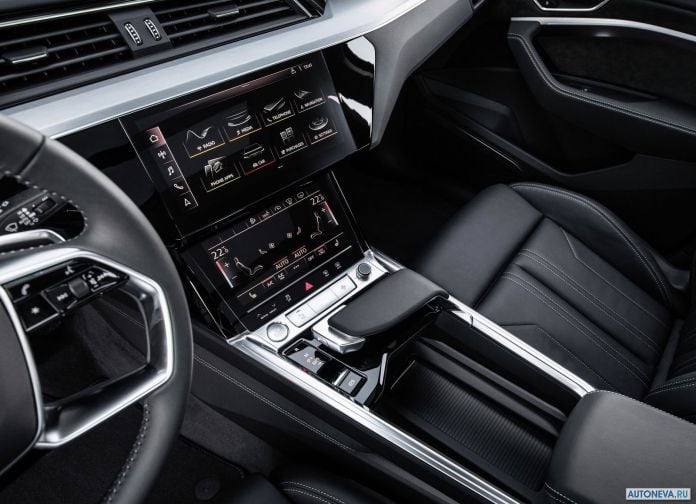 2020 Audi e-tron - фотография 219 из 255