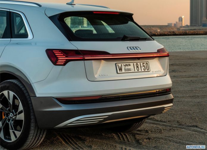 2020 Audi e-tron - фотография 232 из 255