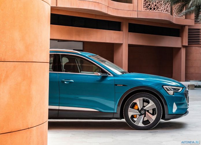 2020 Audi e-tron - фотография 233 из 255