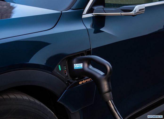 2020 Audi e-tron - фотография 241 из 255