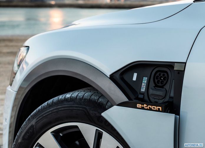 2020 Audi e-tron - фотография 242 из 255