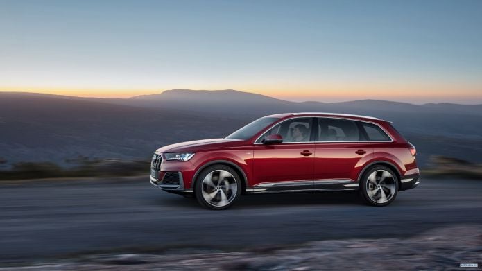 2020 Audi Q7 55 TFSI Quattro S-line - фотография 10 из 25