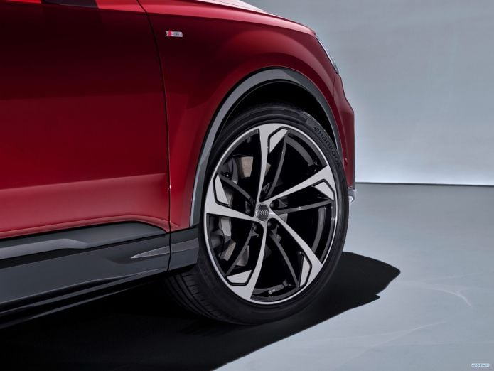 2020 Audi Q7 55 TFSI Quattro S-line - фотография 25 из 25 2020 Audi Q7 55 TFSI Quattro S-line - фотография 25 из 25