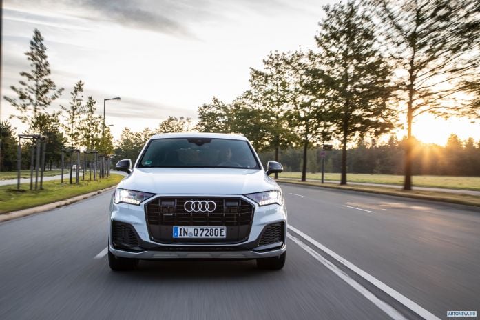 2020 Audi Q7 60 TFSI e quattro S-line - фотография 2 из 35