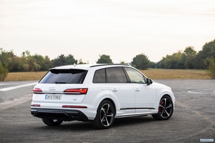 2020 Audi Q7 60 TFSI e quattro S-line - фотография 10 из 35
