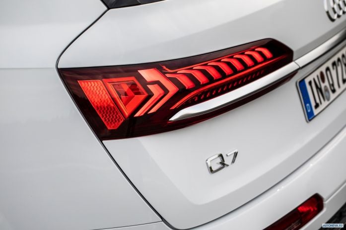 2020 Audi Q7 60 TFSI e quattro S-line - фотография 24 из 35