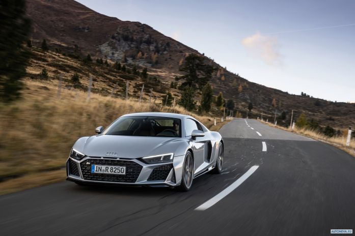 2020 Audi R8 RWD Coupe - фотография 2 из 28